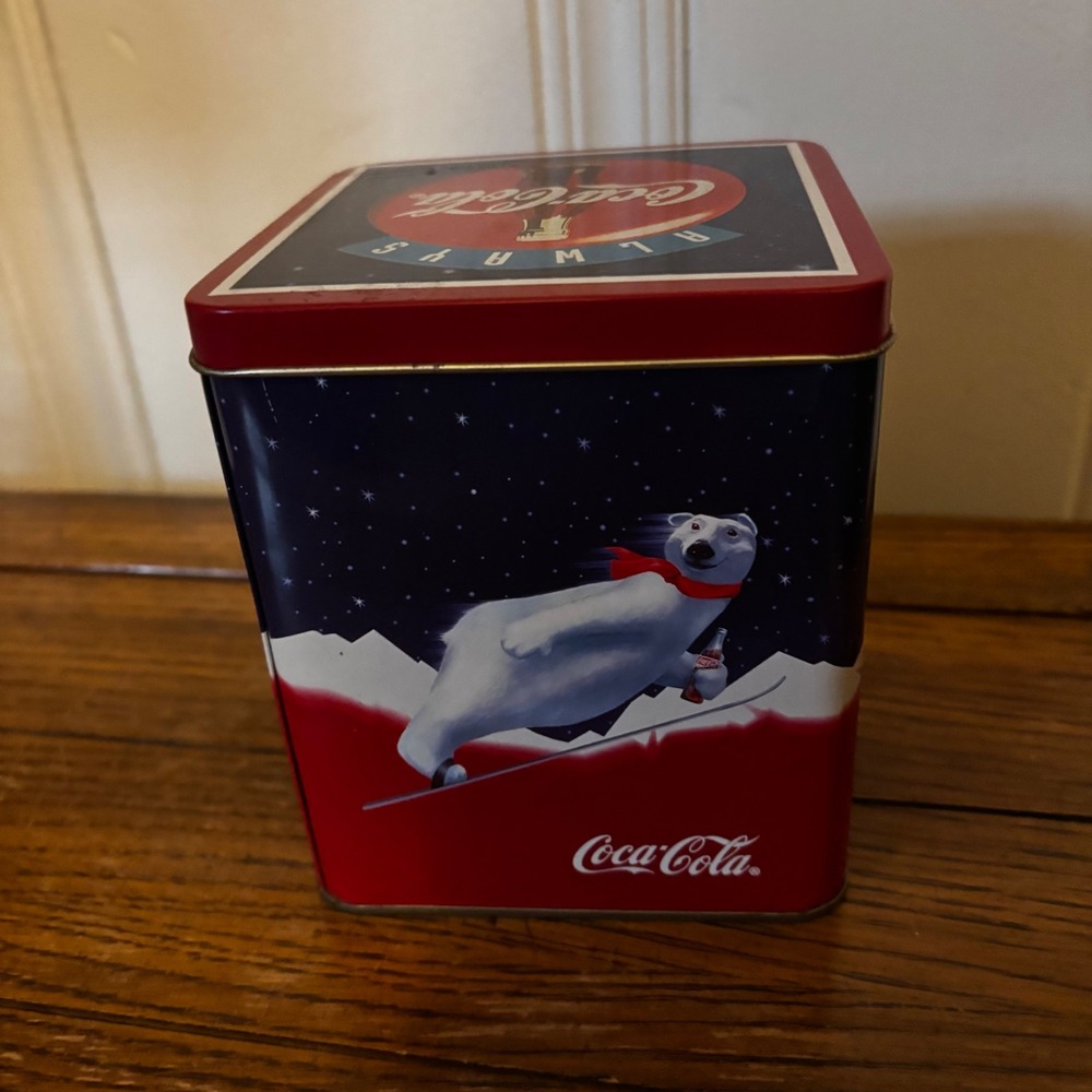 Vintage Coca Cola‎ 1994 Polar Bear Collectible Tin Skiing 90s